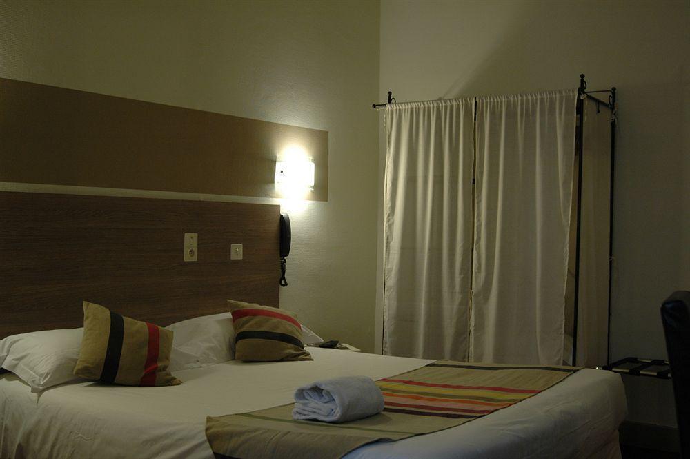 Hotel Cote Patio Nimes Ngoại thất bức ảnh