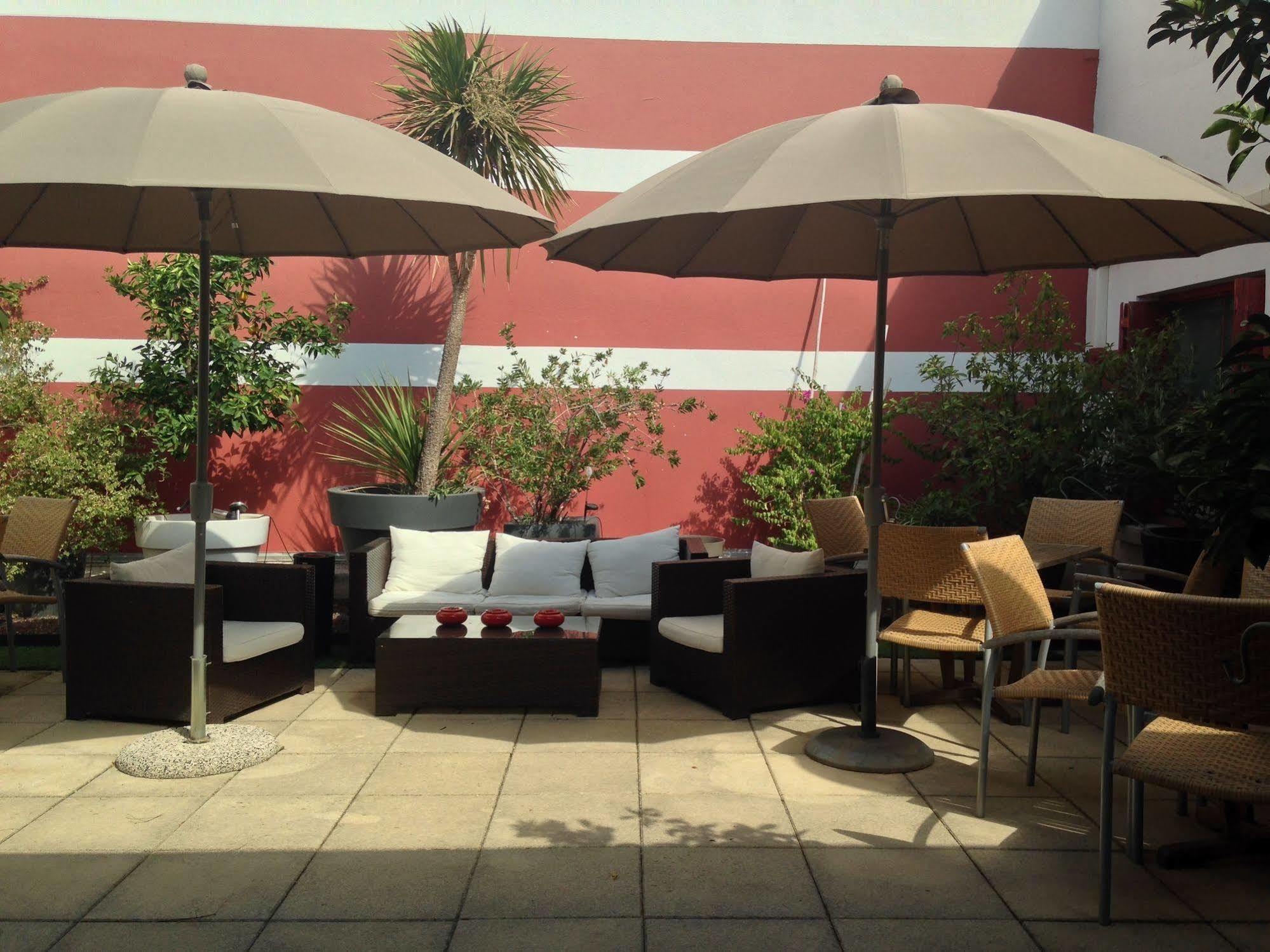 Hotel Cote Patio Nimes Ngoại thất bức ảnh
