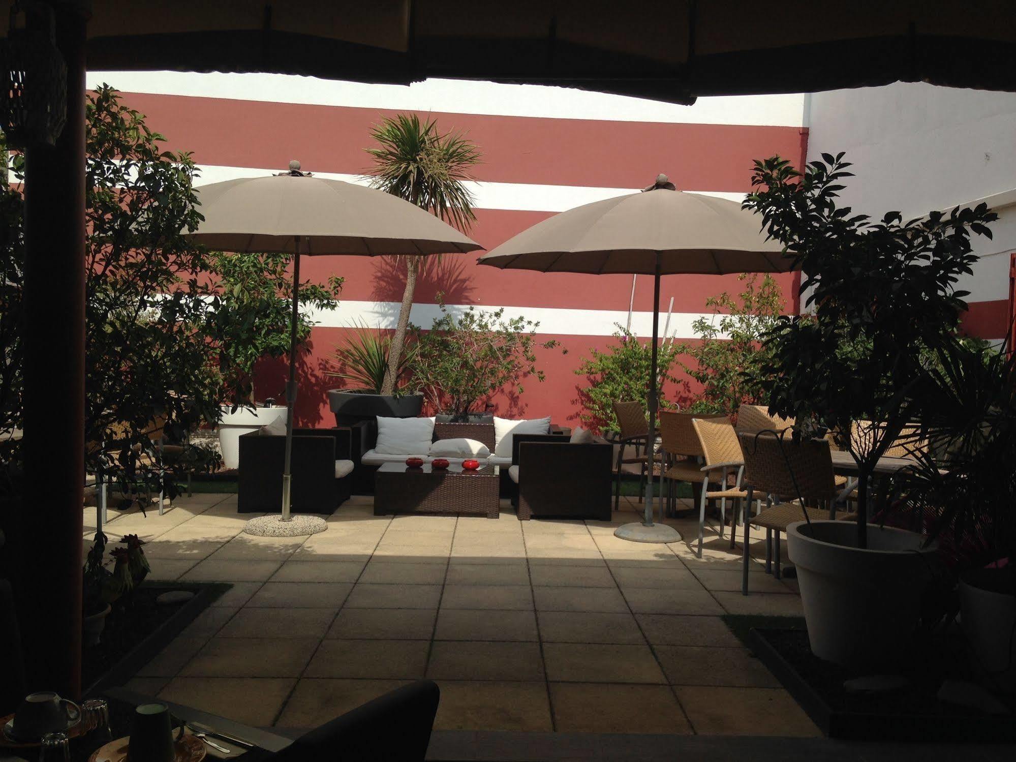 Hotel Cote Patio Nimes Ngoại thất bức ảnh