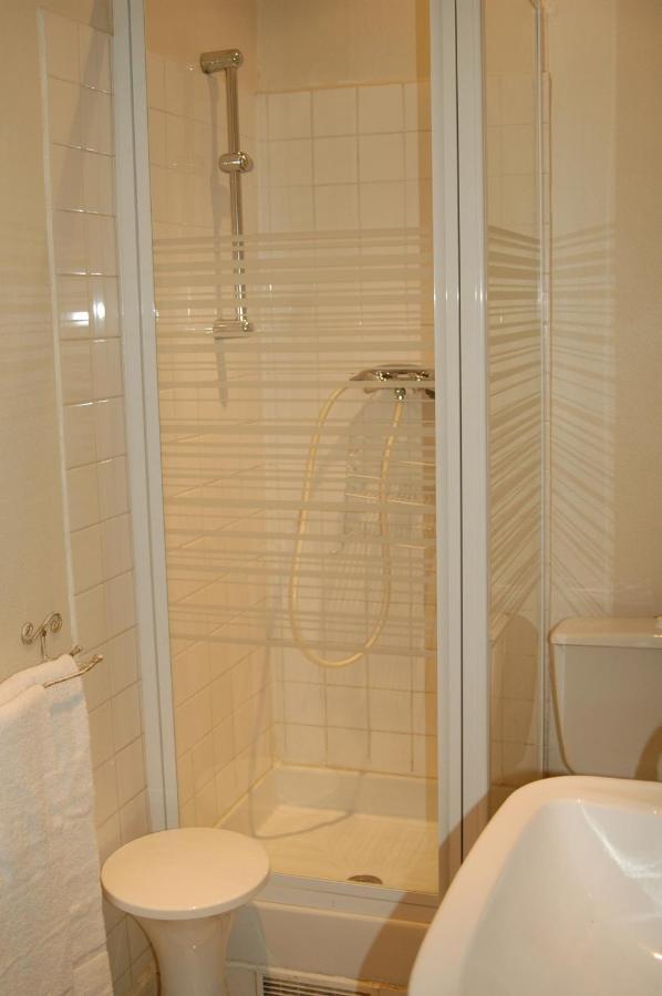 Hotel Cote Patio Nimes Phòng bức ảnh
